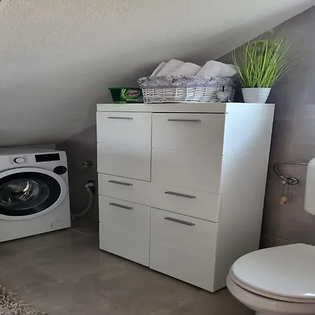 Apartmán Elegant With Garden Terrace - Two Bedroom *